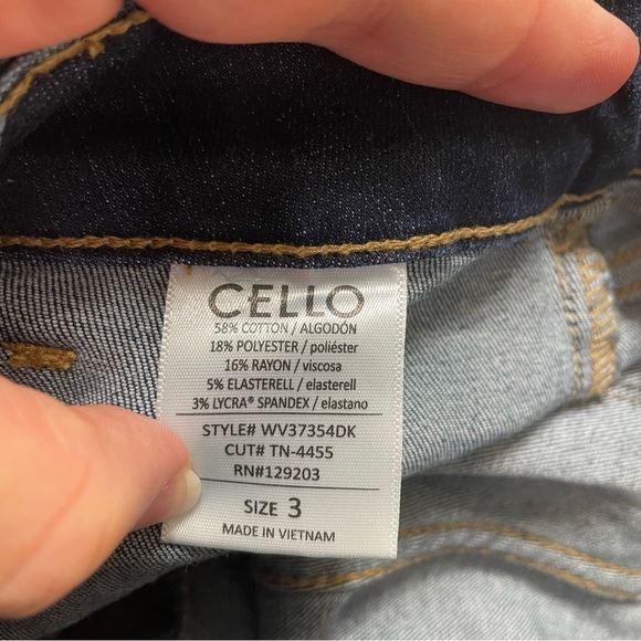 Cello Star Print Flare Bell Bottom High Rise Long Length Women's Jeans Size 3 - Picture 13 of 14